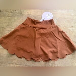 Wiskii Scalloped tennis skirt. Small, NWT